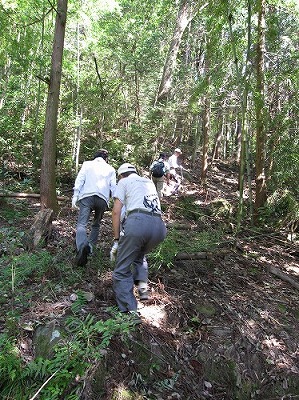 登山口